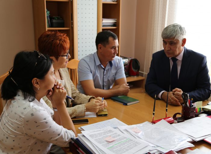 Встреча Искандарбека Даирова, Азата Галиева и с руководством Управления образования Приволжского района Астрахаснкой области
